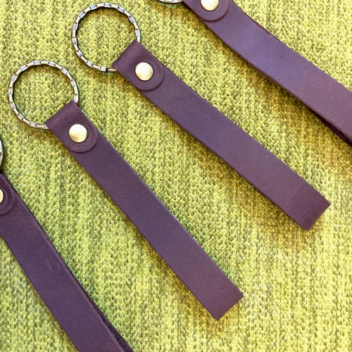 Móc khóa da bò cao cấp màu nâu đơn giản & sang trọng Kalanos KMKN120-Nau - Ảnh 3